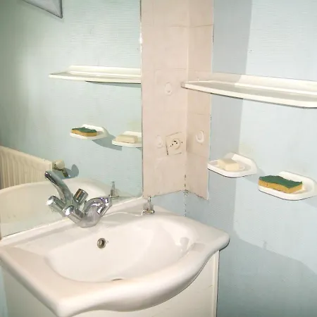 Semesterbostad Maison Charmante A Avec Jardin Prive Reffuveille